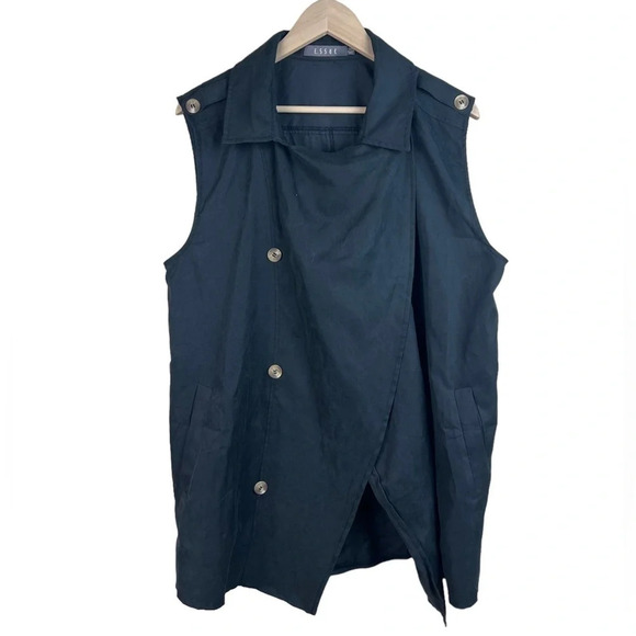 E. SSUE • Black Vest - Picture 3 of 12